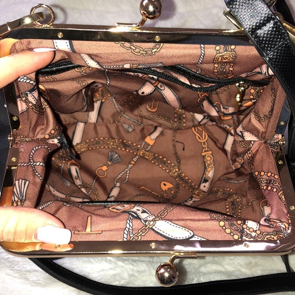 NWOT | Bow Crossbody - Picture 4 of 7